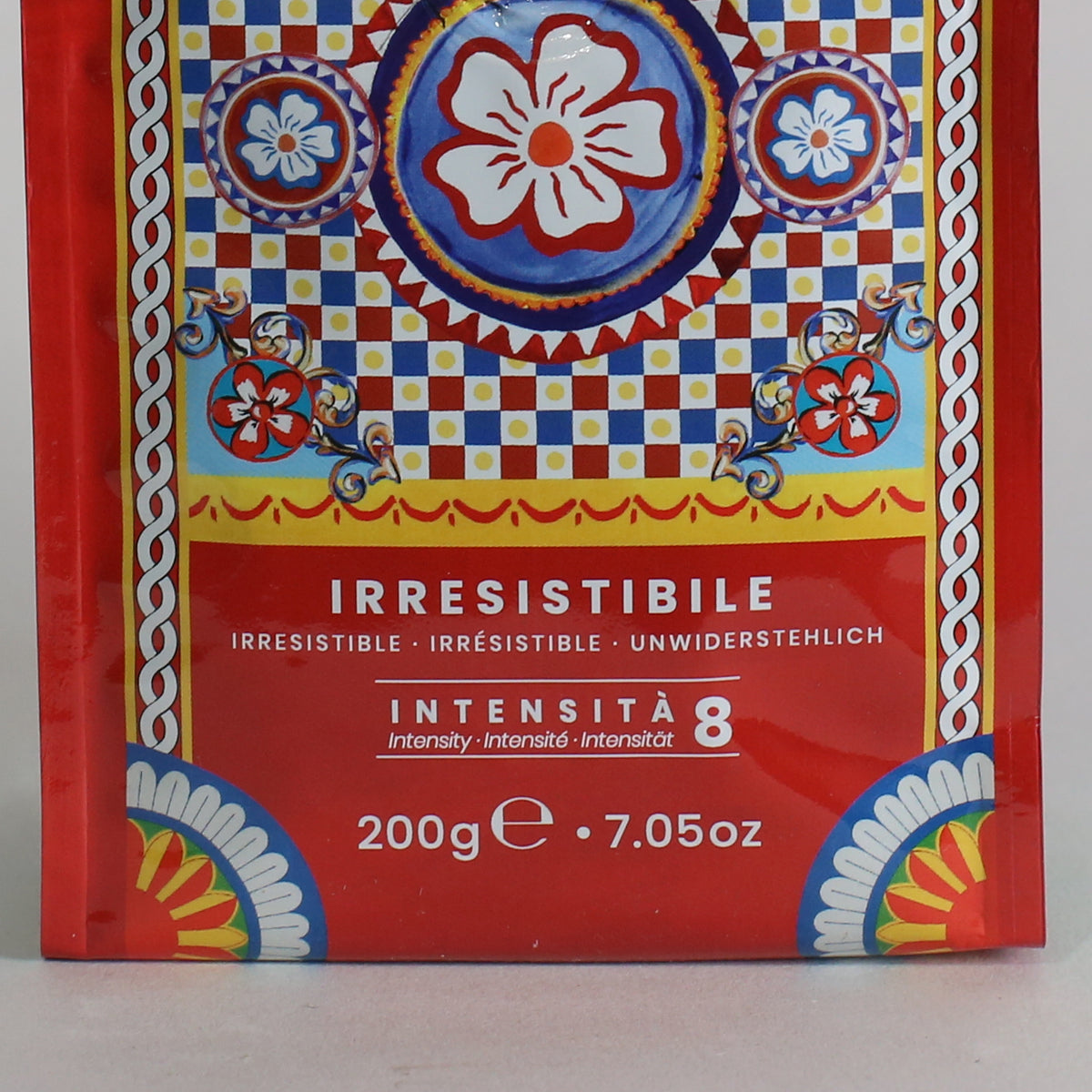 Dolce & Gabbana Bialetti Perfetto Moka Irresistibile Ground Coffee 200g, close-up of the label